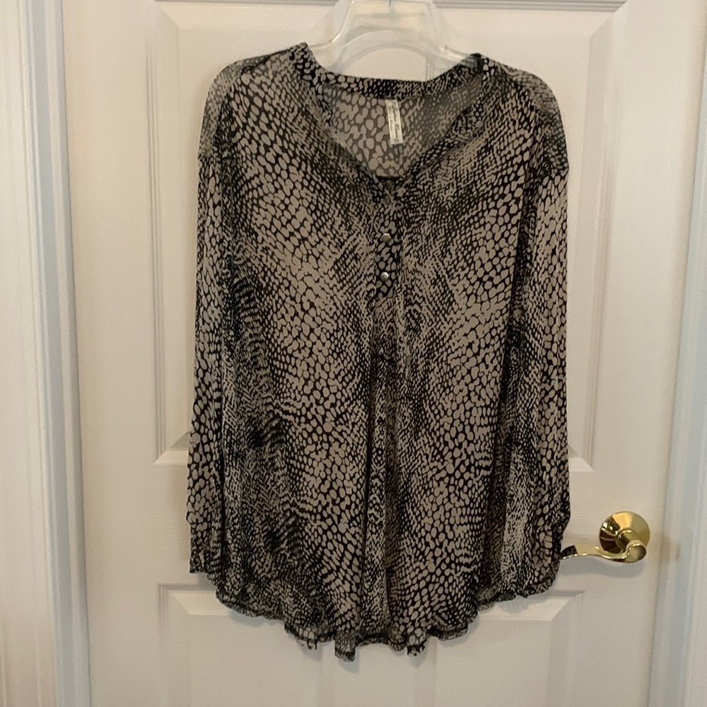 NWT PerSeption Women semi-sheer snakeskin print‎ long sleeve blouse size 3X